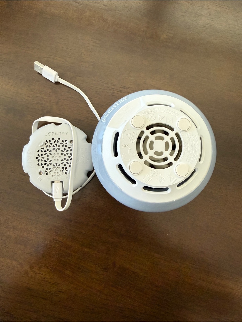 Scentsy Air, Scentsy Air Solo with 5 Scentsy Pod Packs - Picture 4 of 7